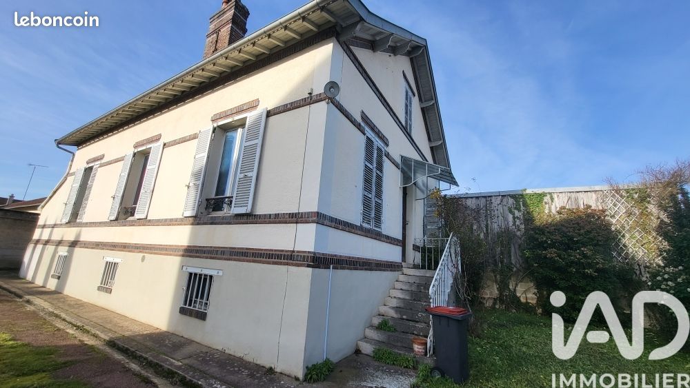Maison 9 pièces 163 m² · à Courtenay · 163 m² · 104 000 €