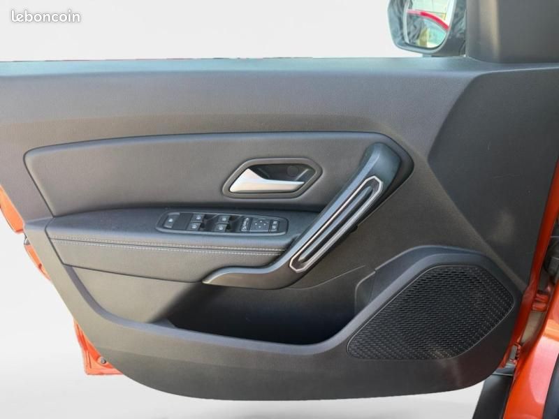 Dacia Duster 1.0 ECO-G 100ch Journey + 4x2 (image 27)
