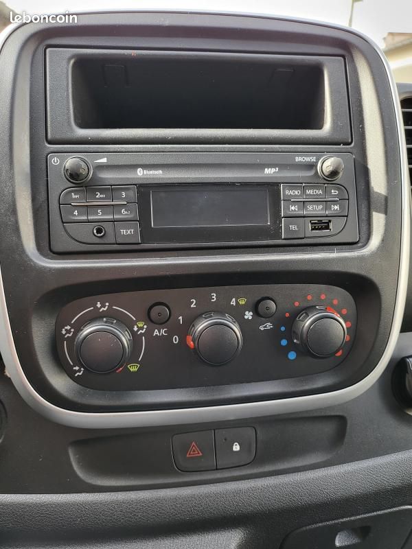 Renault Trafic 1° Main 10.833HT DCI 120cv Energy FG L1H1 Confort Clim/Tél/3P (image 4)
