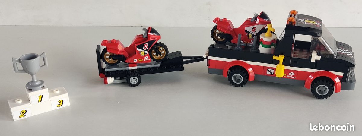 60084 LEGO City - Le transporteur de motos de course (image 3)