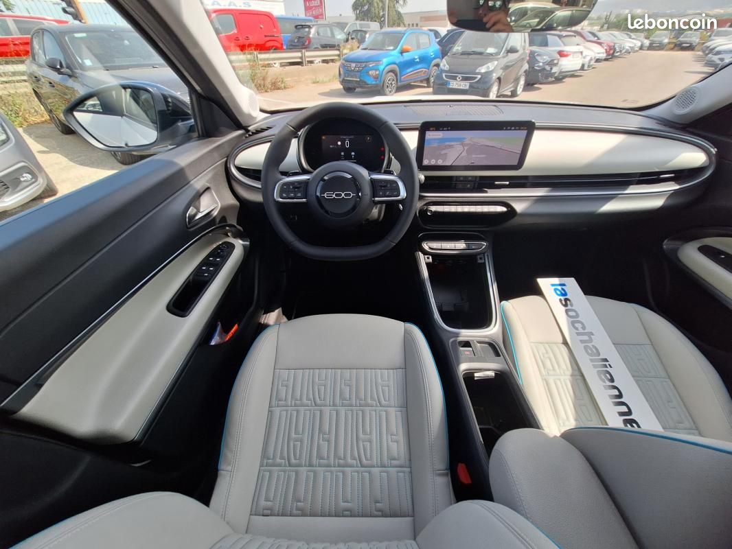Fiat 600 1.2 Hybrid 100ch DCT6 La Prima (image 10)