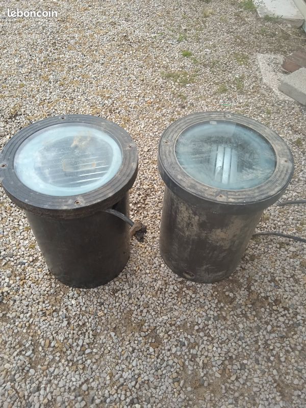 Lot de deux luminaire de sol extérieur (image 1)