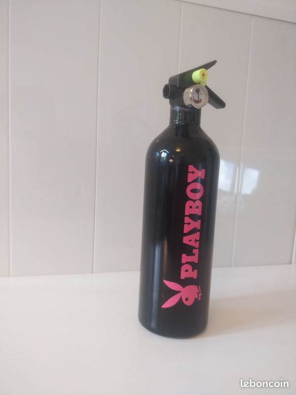 Extincteur Playboy noir et rose (image 5)