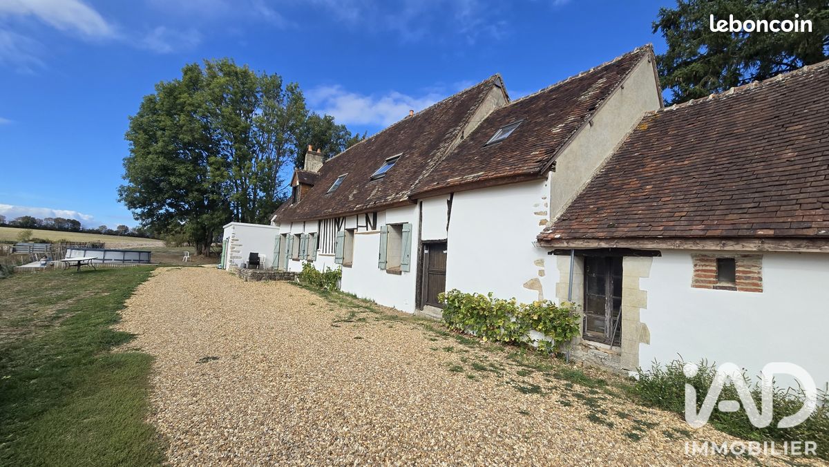 Maison 5 pièces 142 m² · à Saint-Aubin-des-Coudrais · 142 m² · 220 000 €
