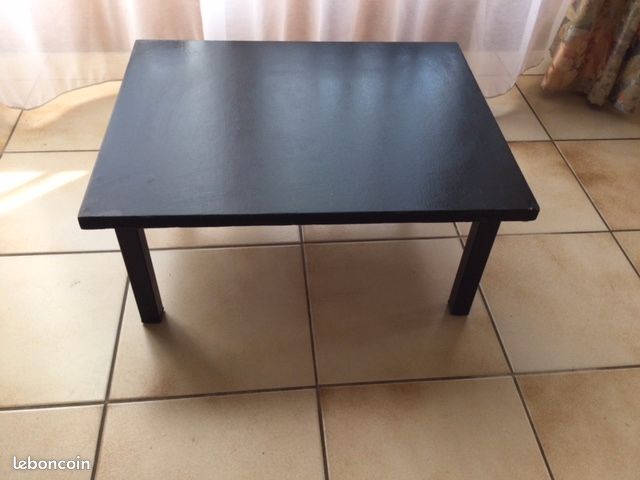 Petite table basse noire (image 1)