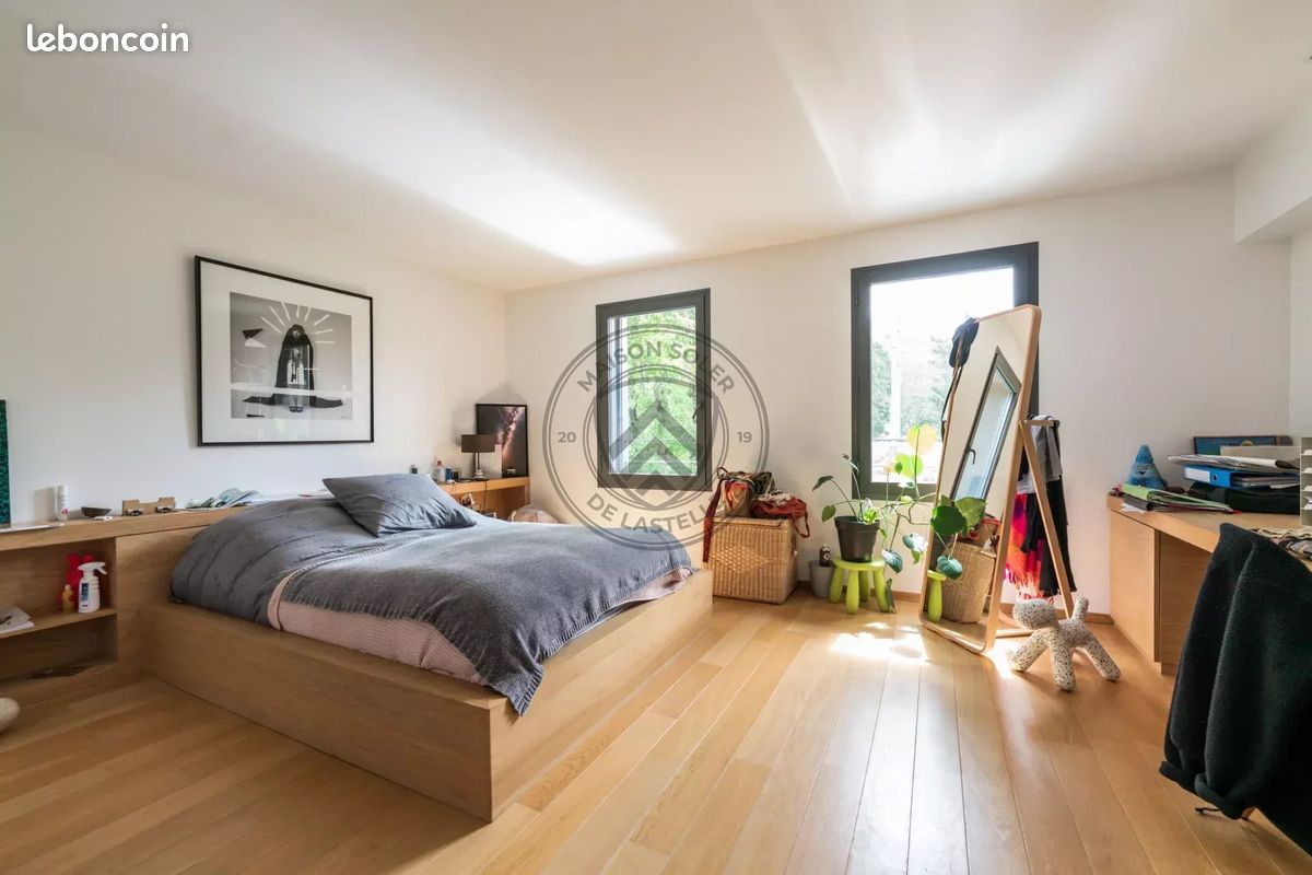 Villa 6 pièces 225 m² (image 1)