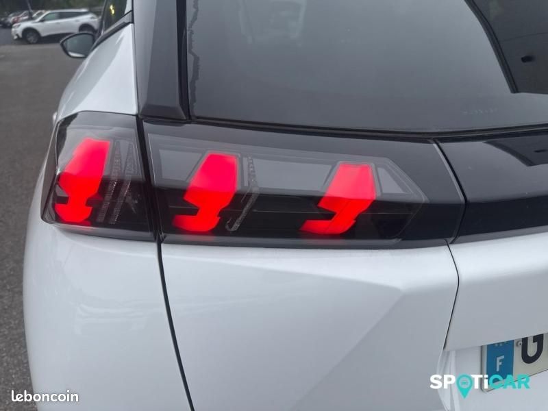 Peugeot 2008 1.2 PureTech 130ch S&S Style EAT8 (image 24)