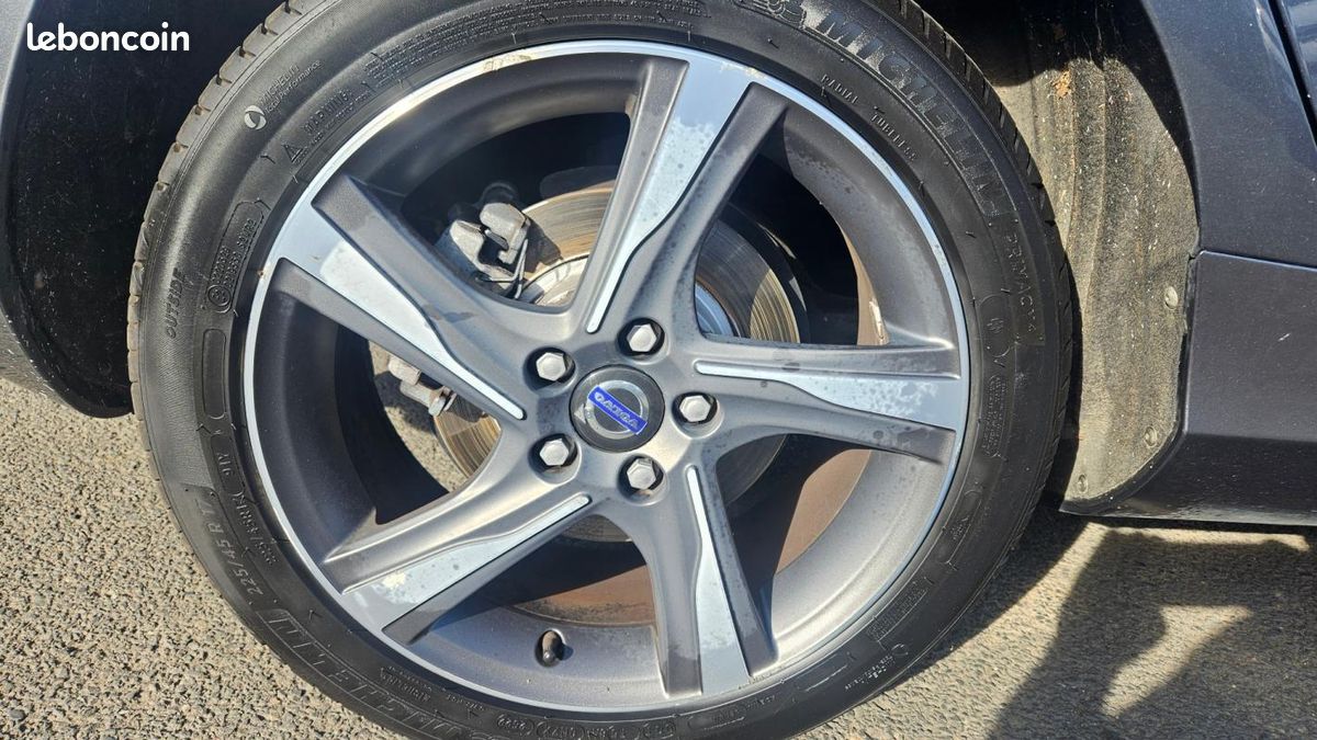 Volvo V40 D2 115 R-Design Powershift A (image 17)