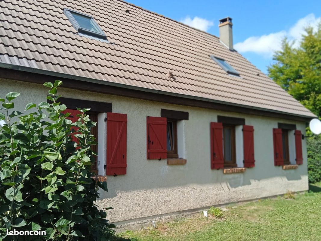 Maison 5 pièces 130 m² · à La Houssaye-Béranger · 130 m² · 980 €