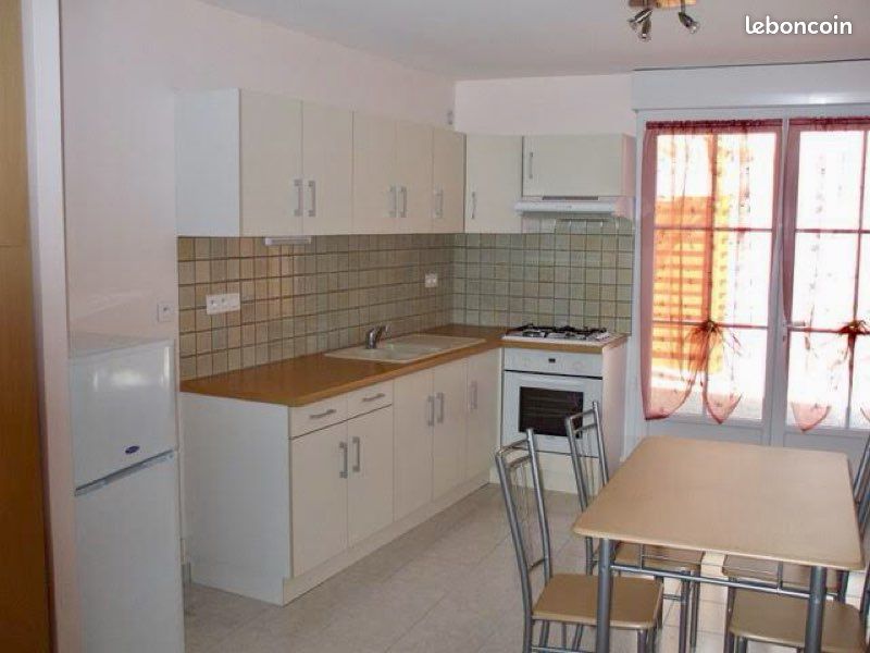 Appartement 3 pièces 55 m² · à Saintes · 55 m² · 560 €/mois