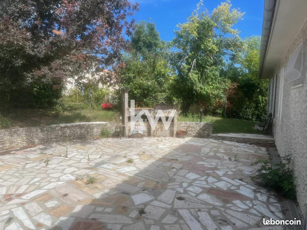 Maison 9 pièces 165 m² - Soyaux 16800 (image principale 2)
