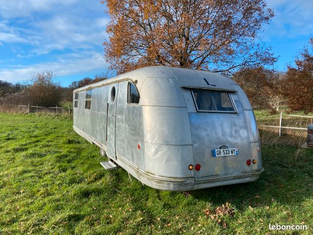 Tiny house, SPARTAN MANSION en aluminium ,de 1951.Trés bonne état.Parfaite pour chambre d'hôte,location cinéma,pub.Dimensions 940X240.23m2
