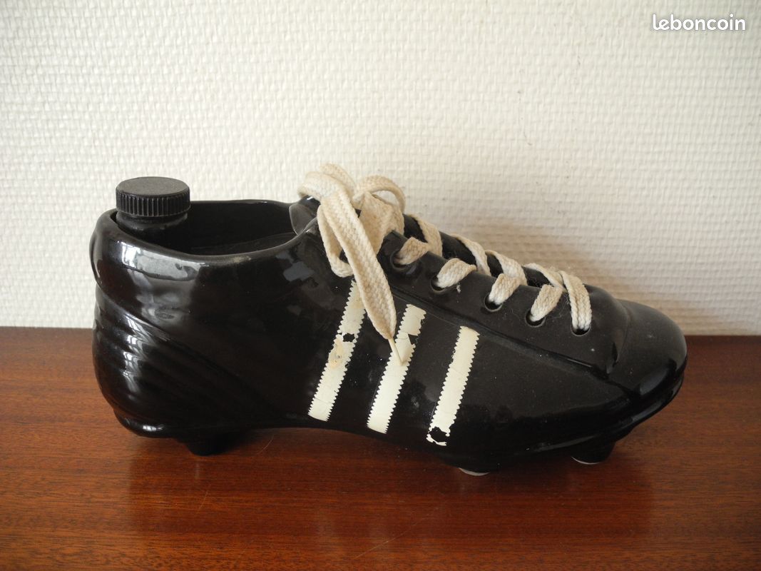 Paire De Chaussures De Foot Vintage FRANCE - NEUFS Sans Boîte - Fabriqués En France