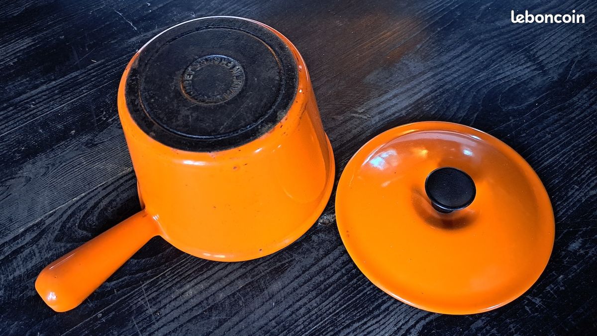 Poêlon en Fonte Émaillé Le Creuset (Gebraucht) in Vallamand für CHF 60