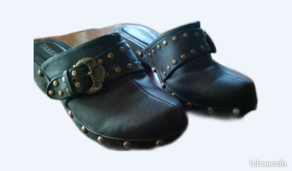 Sabot en cuir noir (image 1)