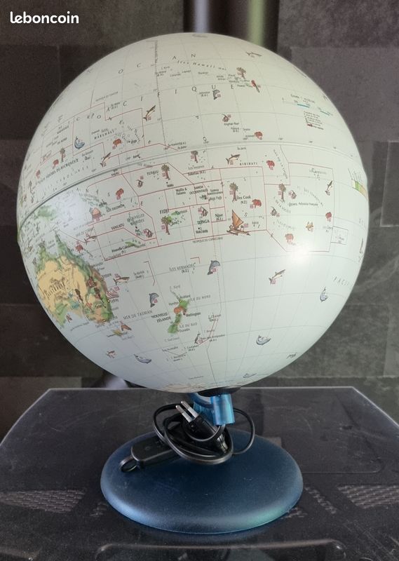 Globe terrestre lumineux (image 1)