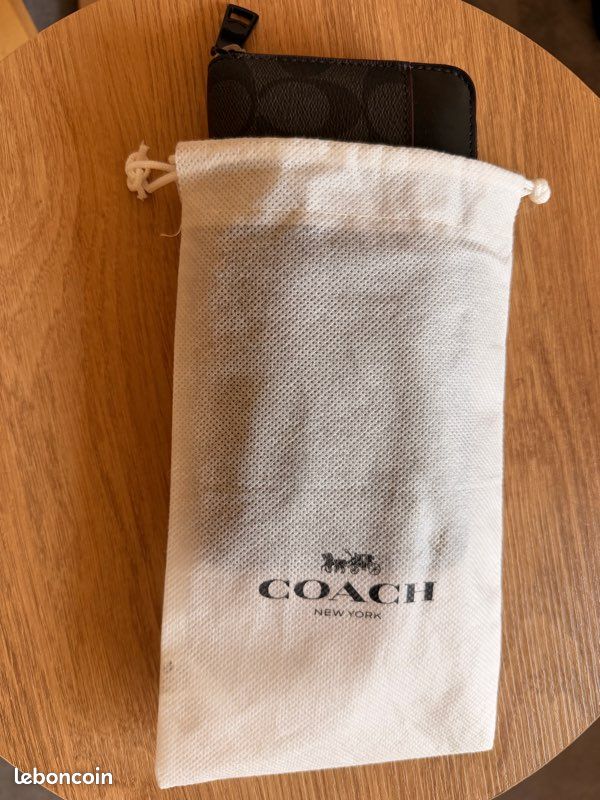 Coach (image 2)