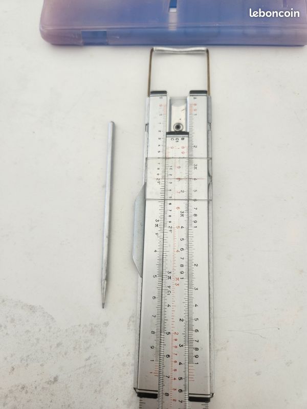 Ancienne règle à calcul (image 1)