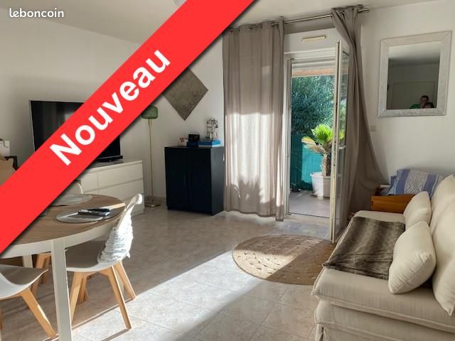 Parking 44 m² · à Marsillargues · 44 m² · 690 €/mois