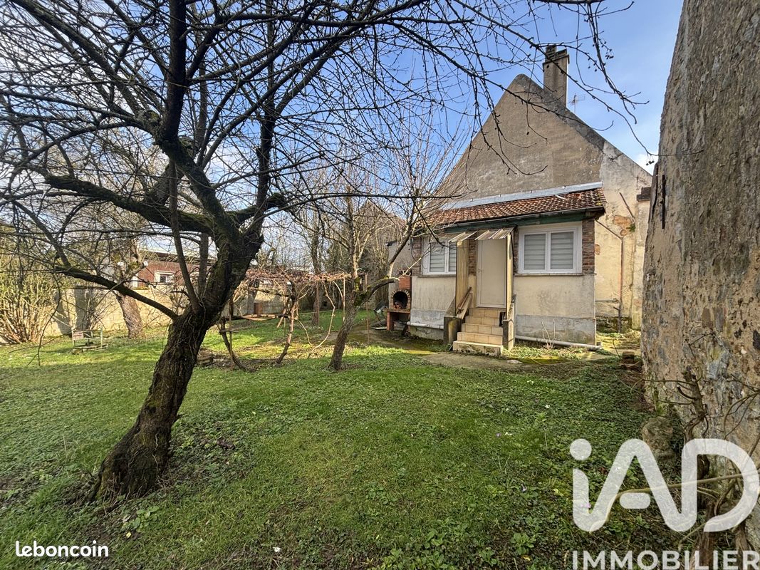 Maison 3 pièces 79 m² · à La Brosse-Montceaux · 79 m² · 147 000 €