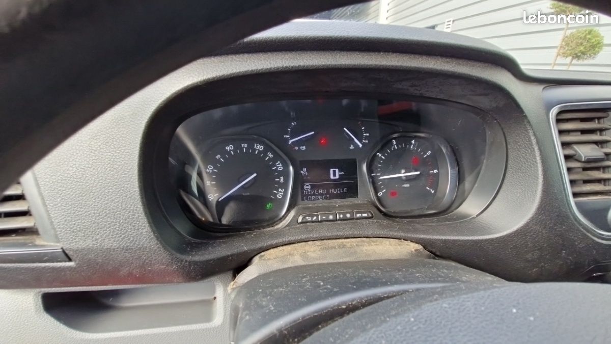 Citroën Jumpy FOURGON m bluehdi 120 ss bvm6 driver (image 17)