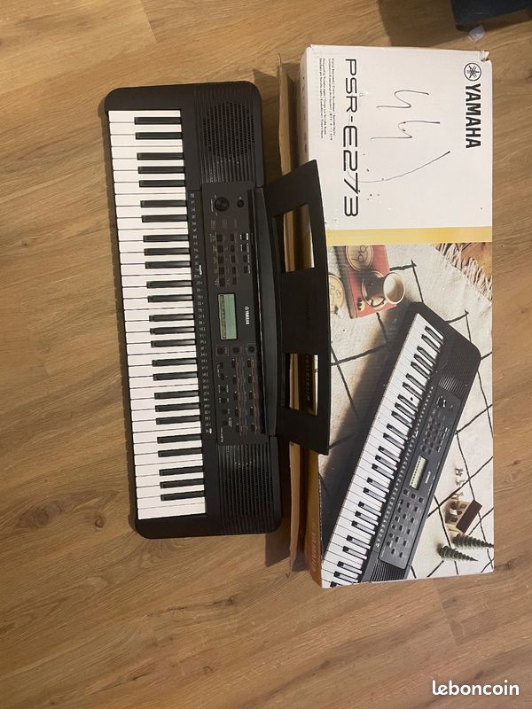 Piano (image 1)