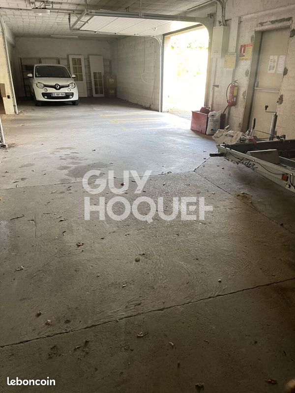 Parking/box EZY SUR EURE · à Ézy-sur-Eure · 50 €