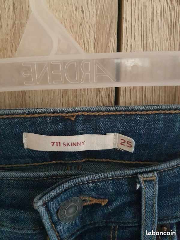 Jean bleu levis 711 (image 2)