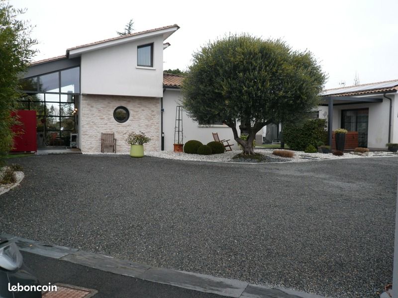 Maison 7 pièces 204 m² - Saint-Yrieix-sur-Charente 16710 (image principale 1)