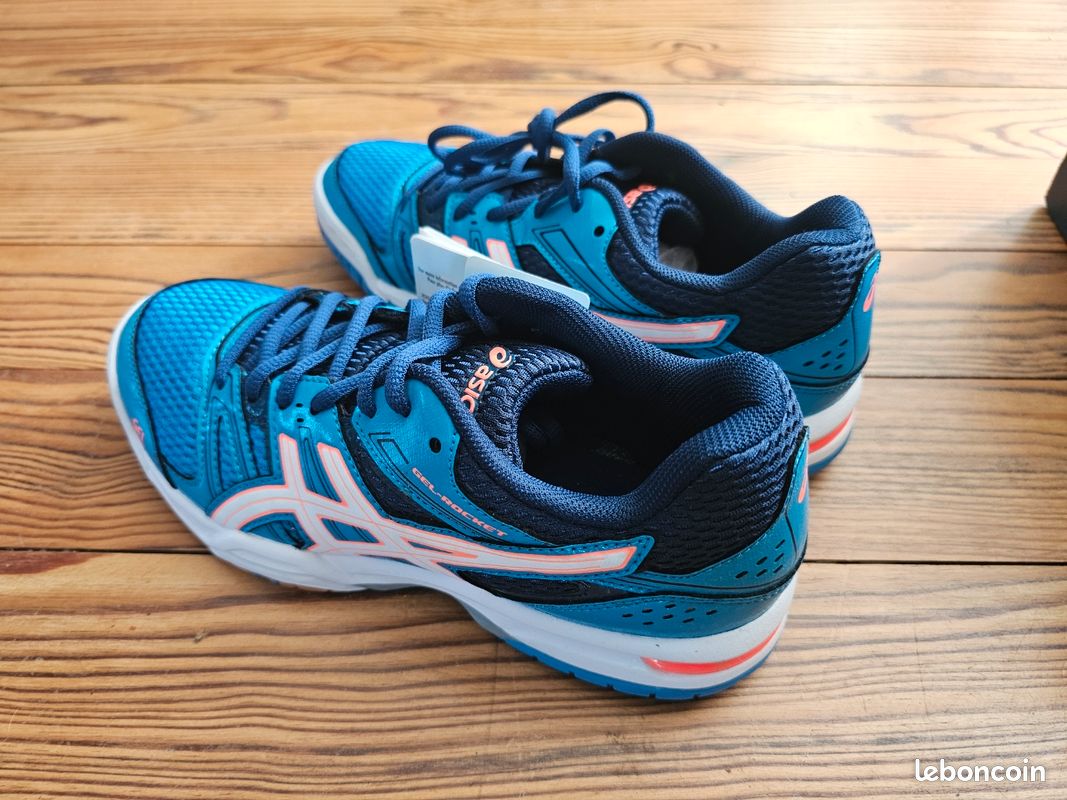 Asics Gel Rocket femme 38 neuves Chaussures