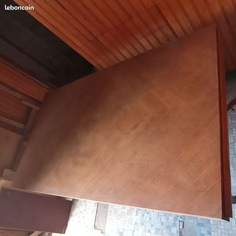 Très grande table en bois massif avec rallonges des années 70 (image 3)