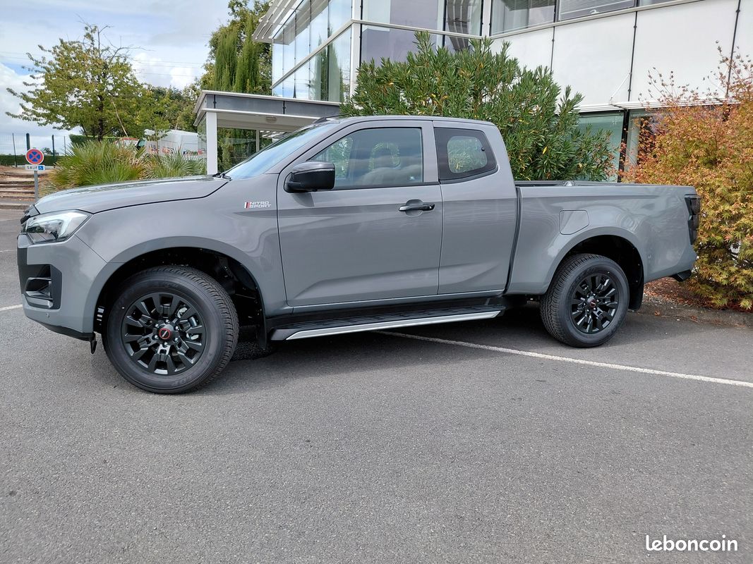Isuzu dmax space 2.2 164 cv nitro sport bva8 4x4 (image 3)