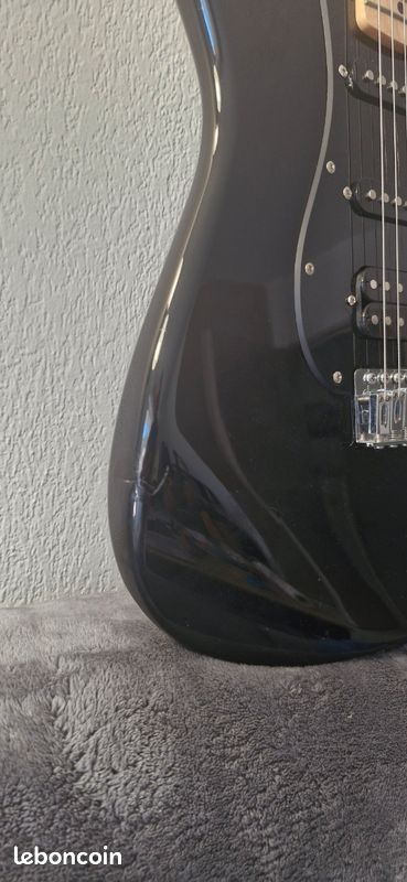 STRATOCASTER HSS Squier by FENDER +AMPLI (image 4)