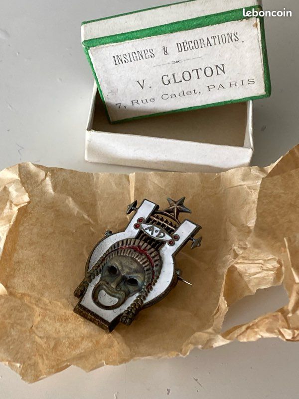 INSIGNE DE BOUTONNIÈRE de VICE-PRESIDENT d' une association patriotique. EUR 7,99 - FR