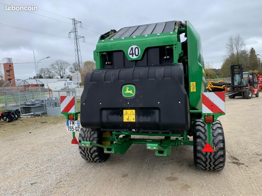John Deere 451M (image 17)