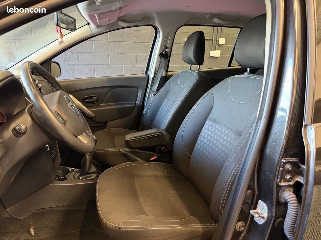 DACIA LOGAN MCV TCe 90 Ambiance / Ecran / Régulateur et limiteur de vitesse / Distribution / (image 17)