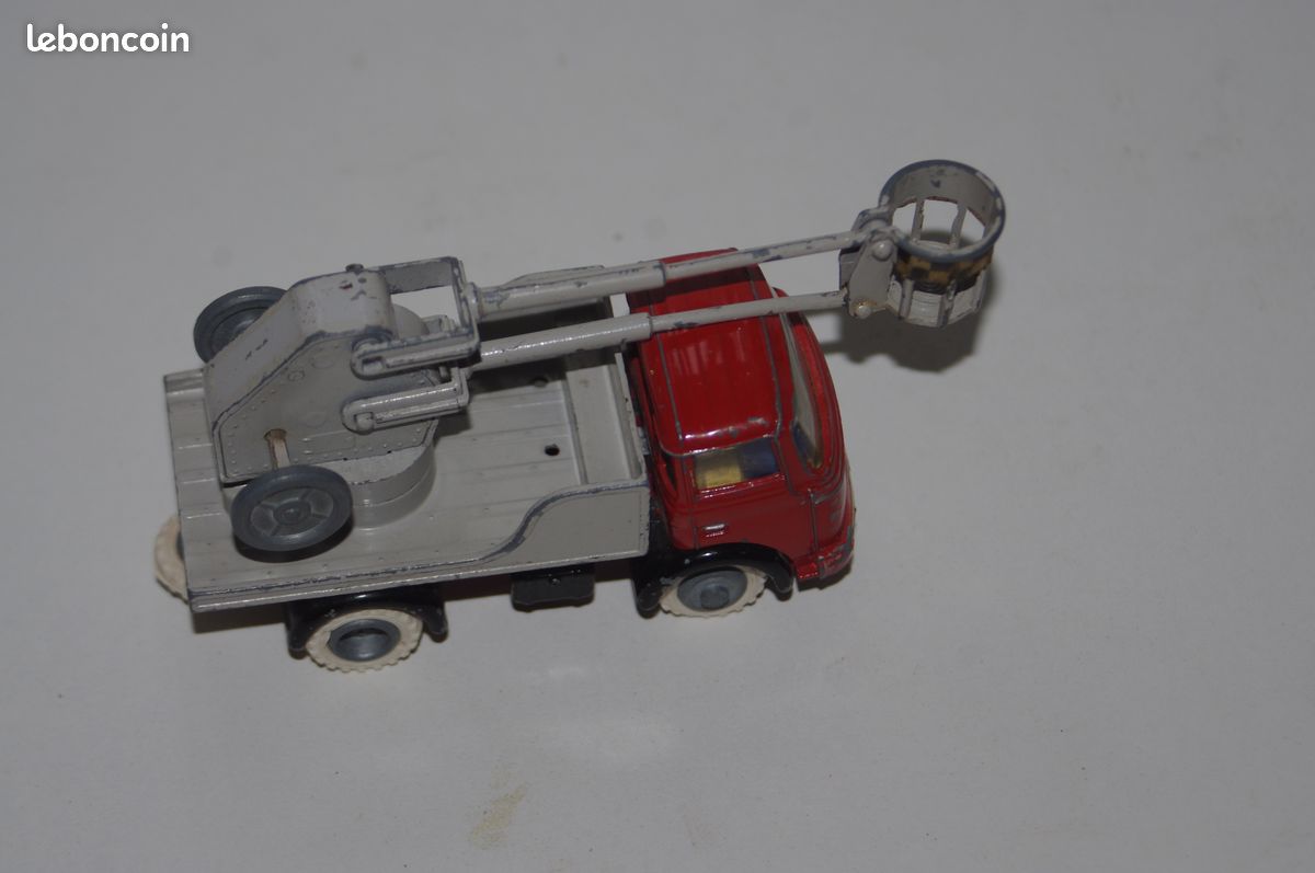 FRANCE JOUET FJ Berliet Strader porte bouteilles de lait Pierval 1/50 EUR 150,00 - FR