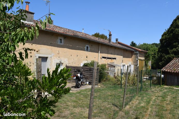 Immeuble 125 m² LES ADJOTS