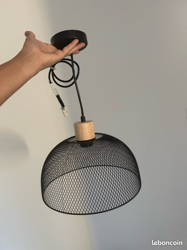 Lustre (image 1)