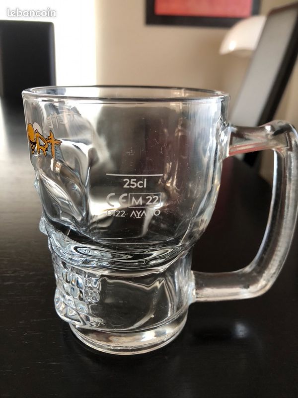 Verre à bière tête de mort (image 2)