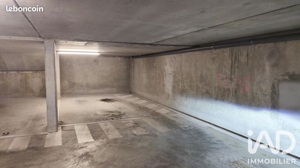 Parking/box 17 m² Jouy-le-Moutier (image 1)