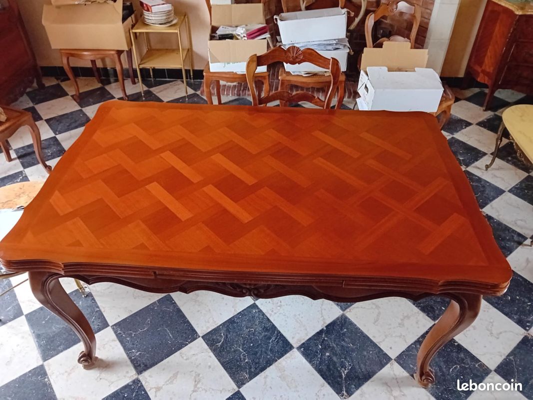 Table et 8 chaises (image 1)