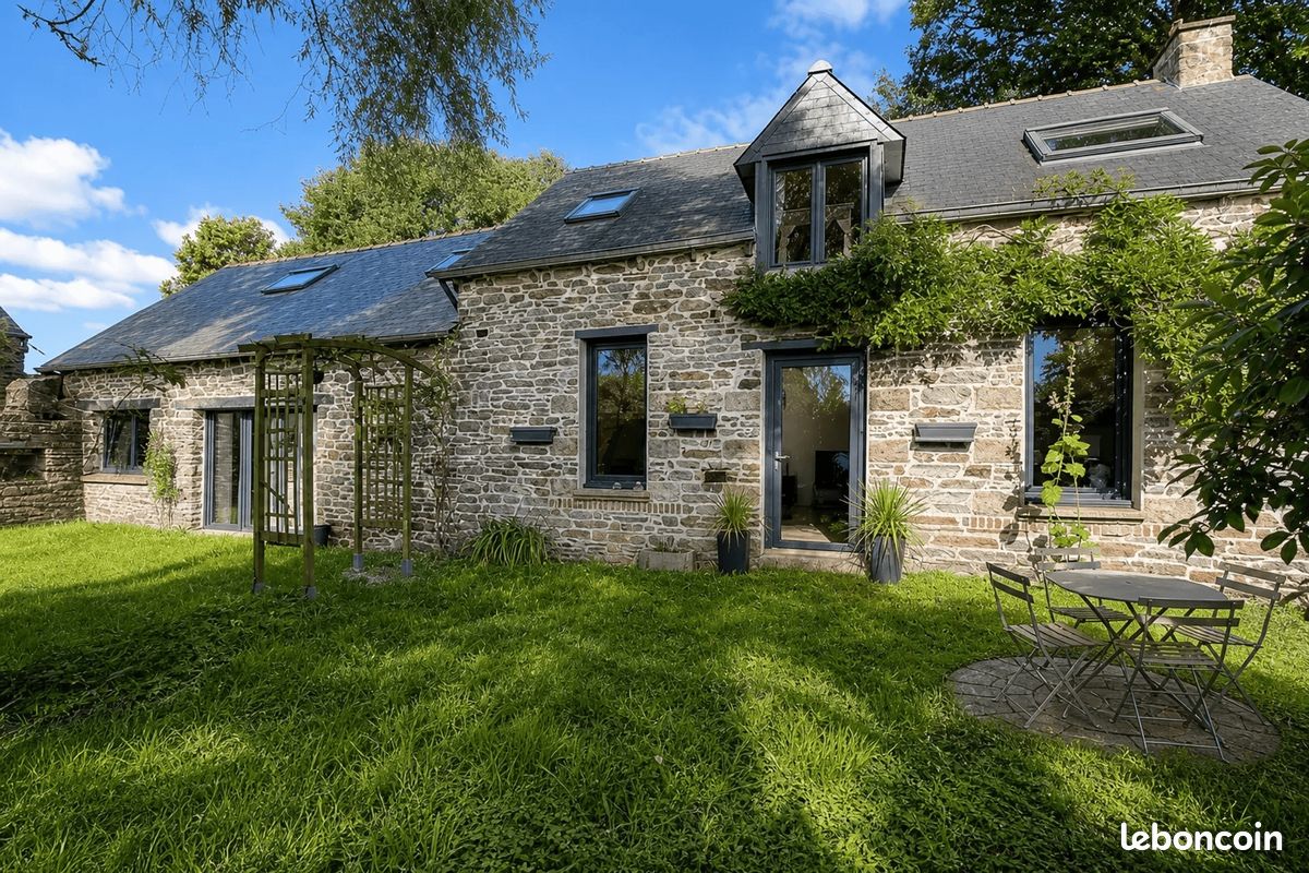Maison 6 pièces 205 m² · à Bréhan · 205 m² · 230 000 €