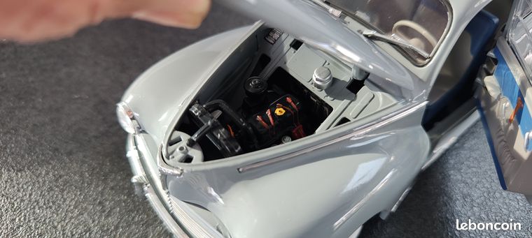 203 PEUGEOT 1954 SOLIDO 1/18 AVEC CA PROTECTION EN PLASTIQUE