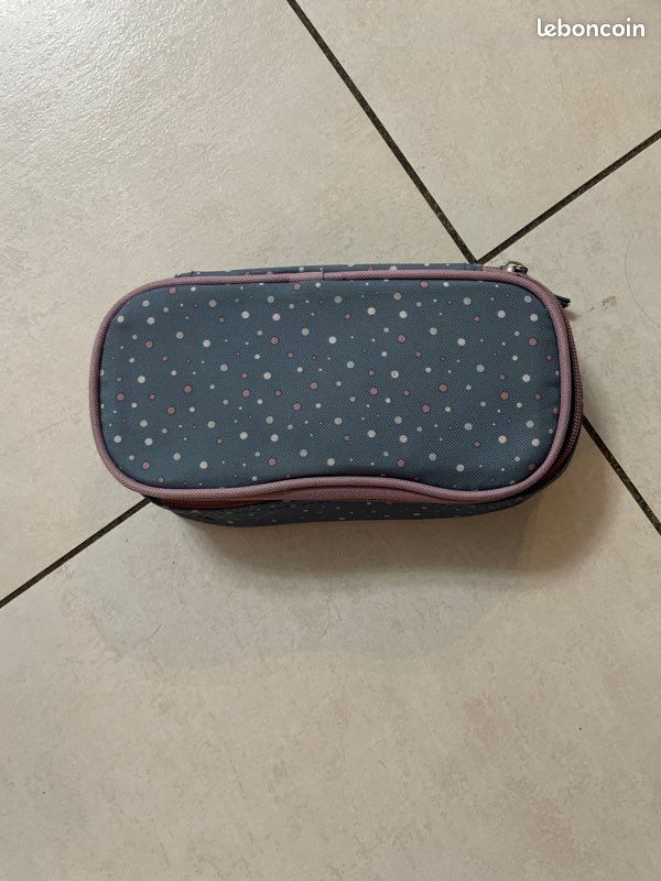 Sac à dos et trousse (image 3)