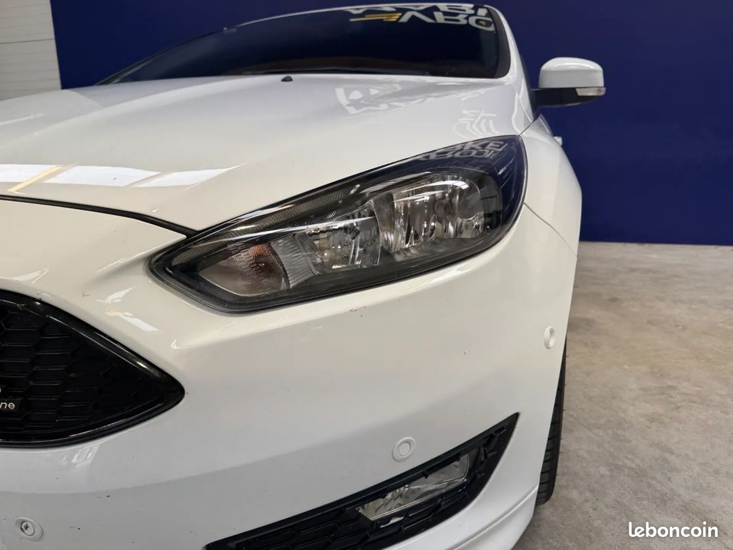 FORD Focus ST-Line 1.0 Ecoboost 125ch - Suivi - Caméra de Recul - GPS (image 32)