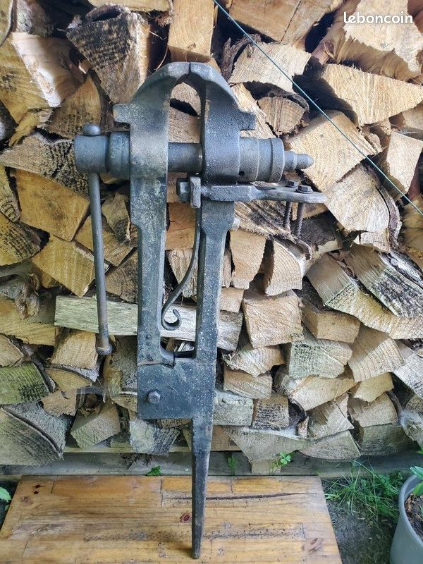 Achetez étau de forgeron occasion, annonce vente à Melle (79) WB174954953
