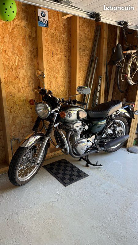 W800 (image 1)