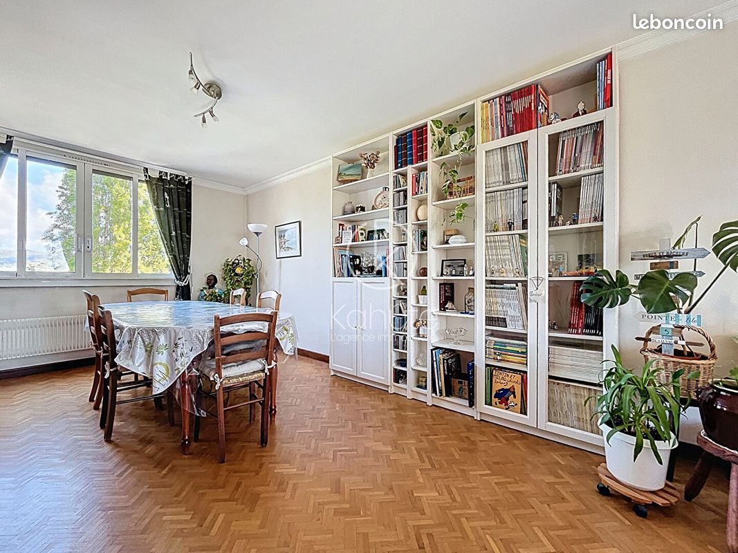 Appartement 7 pièces 135 m² · à Champagne-au-Mont-d'Or · 135 m² · 300 000 €