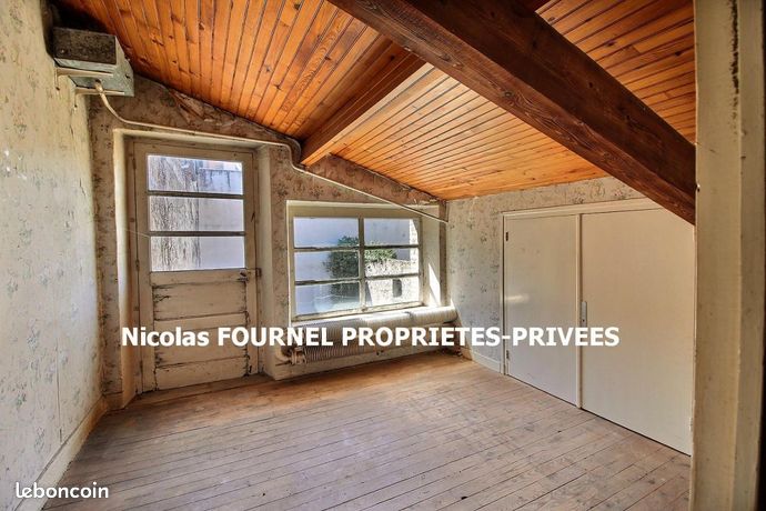 https://img.leboncoin.fr/api/v1/lbcpb1/images/da/68/35/da68353e7d65e7b2f501df4aeb99b74dd1ef4822.jpg?rule=ad-image